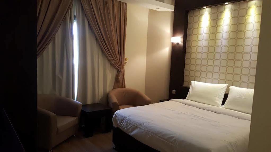 الكويت Al Muhanna Plaza Salmiya Old Souk المظهر الخارجي الصورة